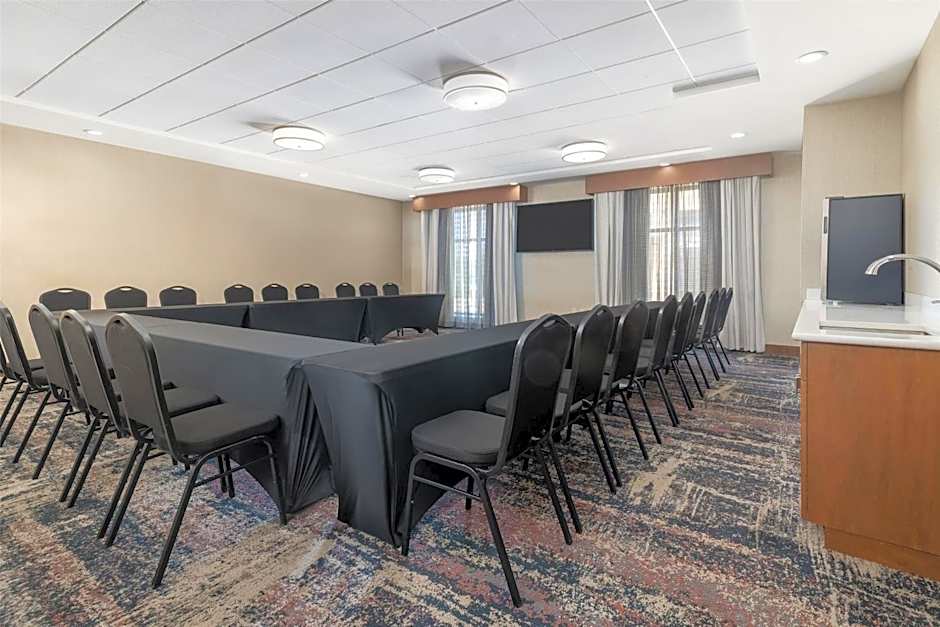 Homewood Suites by Hilton Wauwatosa Milwaukee