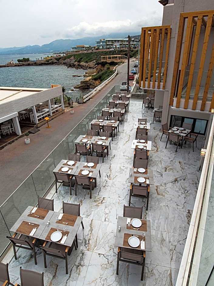 Elmi Beach Hotel & Suites