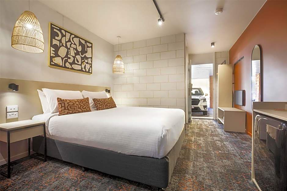 Nightcap at Dalrymple Hotel