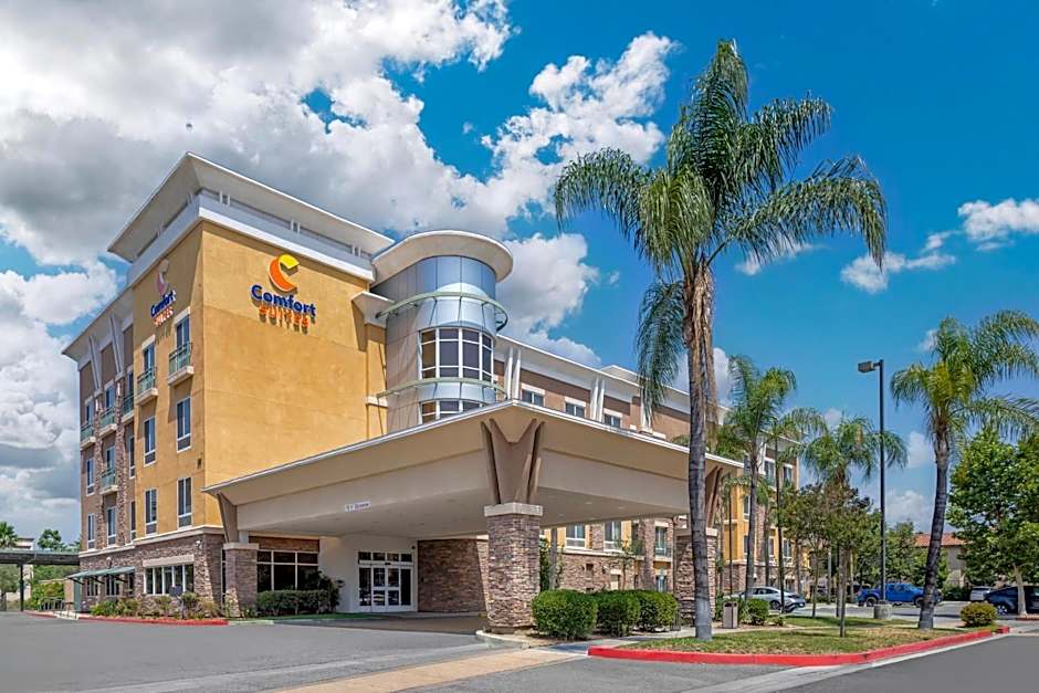 Comfort Suites Ontario Convention Center