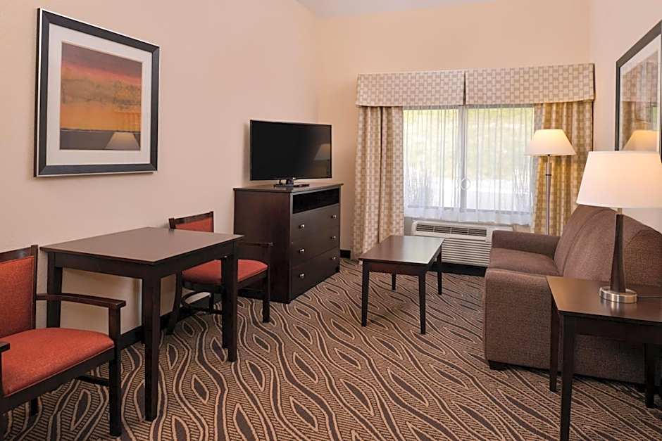 Holiday Inn Express & Suites Washington - Meadow Lands By IHG