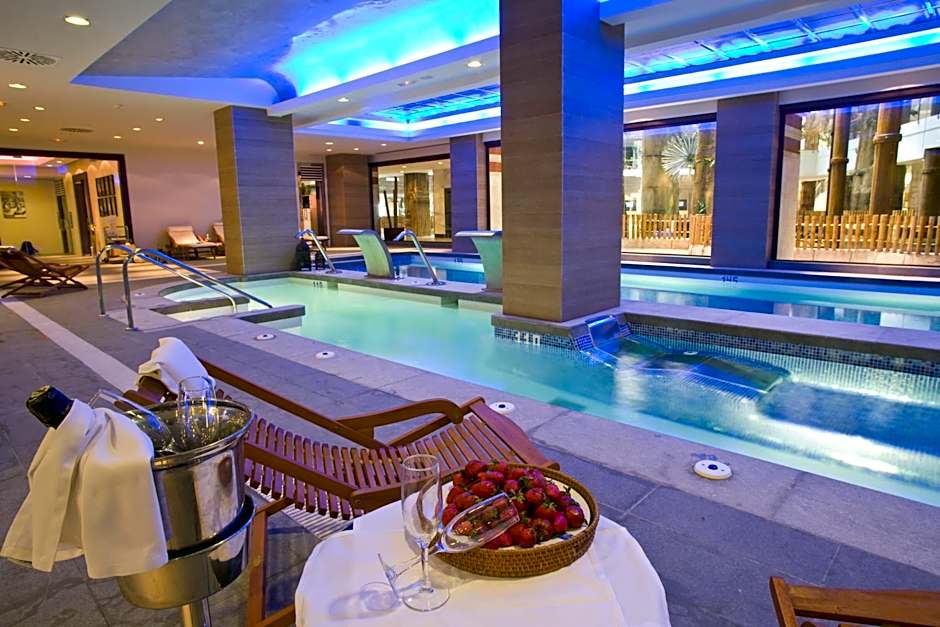 Holiday World Polynesia