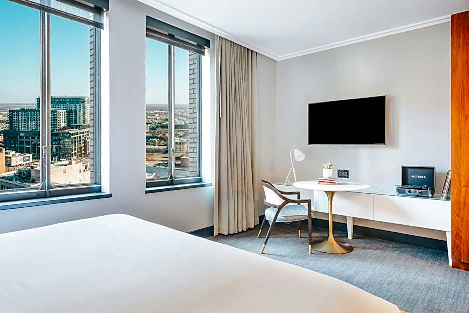 Renaissance Saint Elm Dallas Downtown Hotel