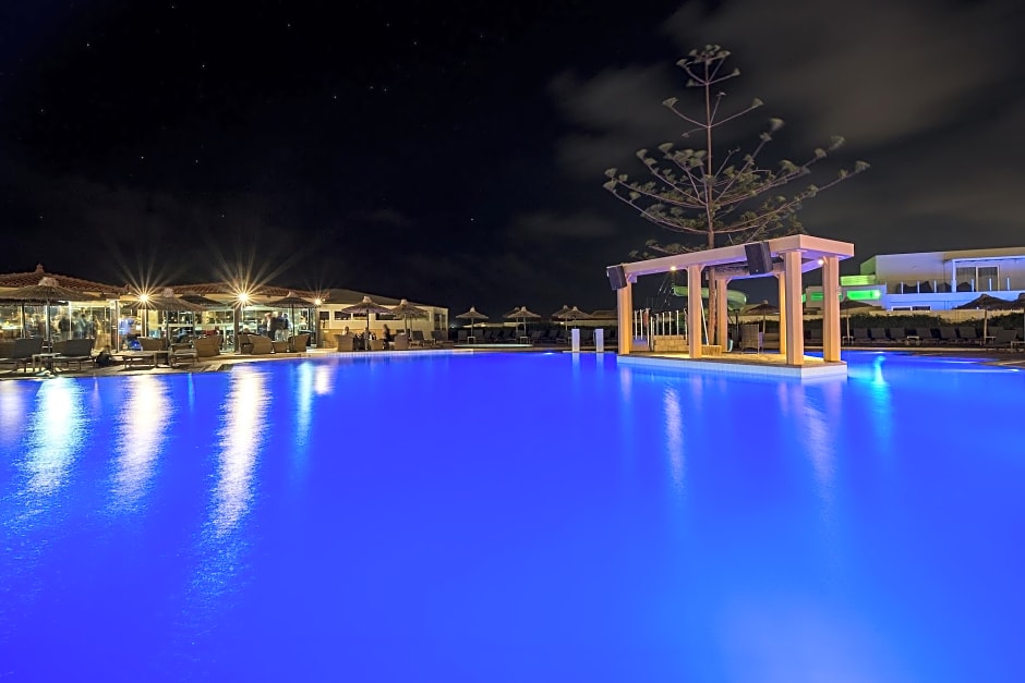 SENSEANA Sea Side Resort & Aquadventure