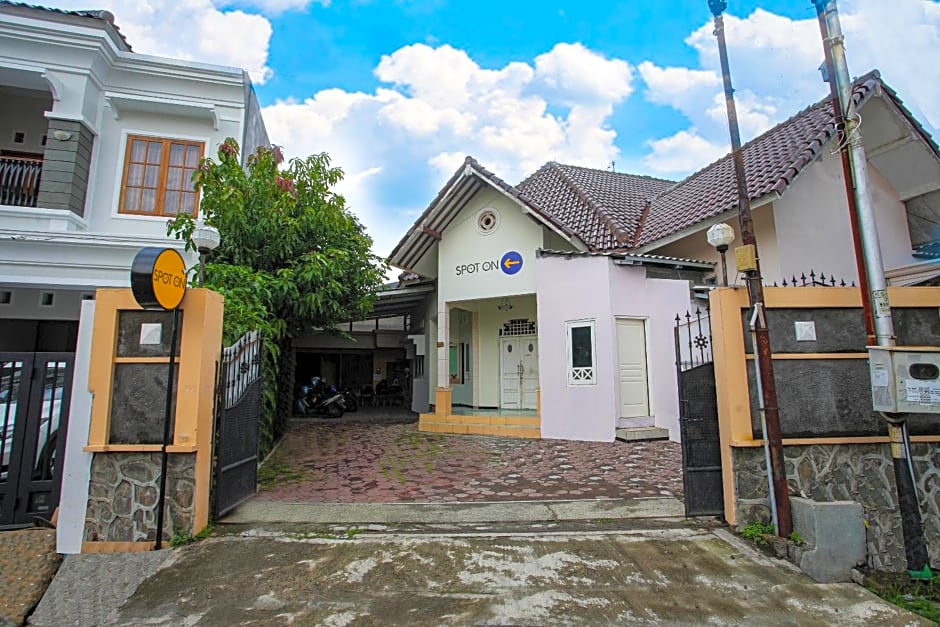 SPOT ON 2697 Homy House