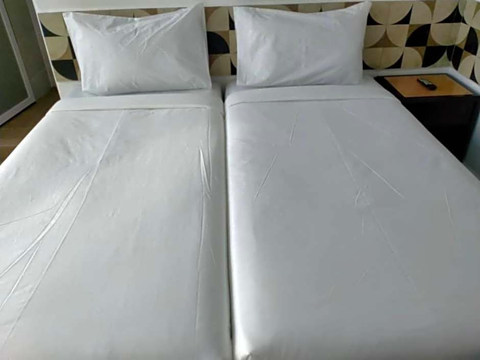 Grand Bagan Hotel