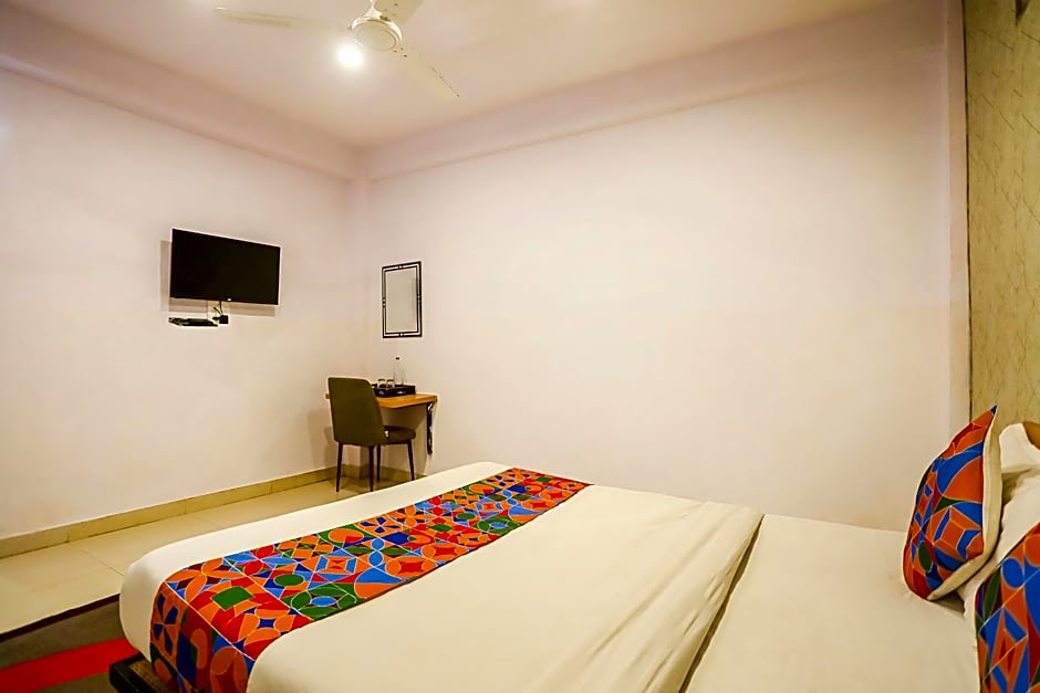 FabHotel Pranjul Inn