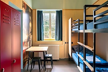 Quadruple Room with Private Bathroom and Shower