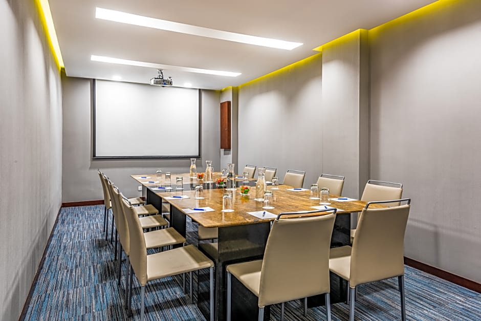 NH Bogota Urban 93 Royal