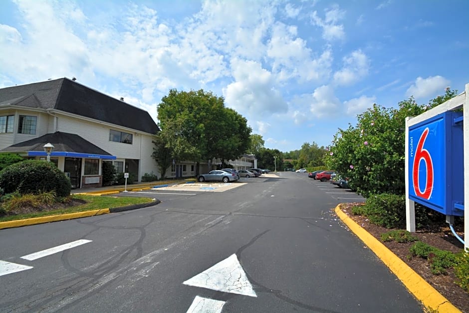 Motel 6-Wethersfield, CT - Hartford