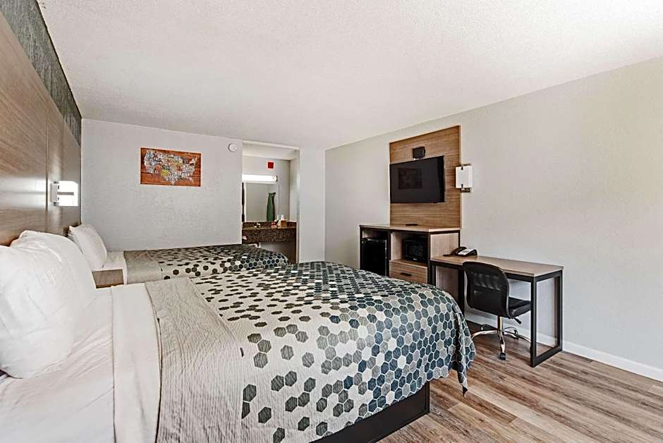 Econo Lodge Inn & Suites Bricktown