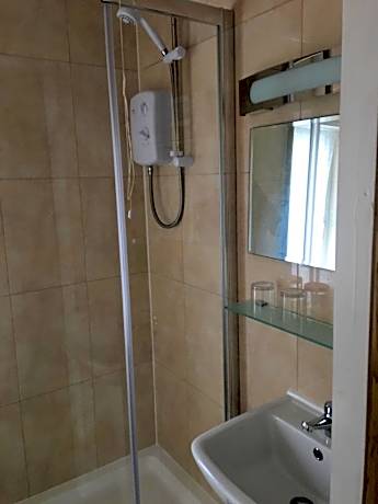 Twin Room with ensuite