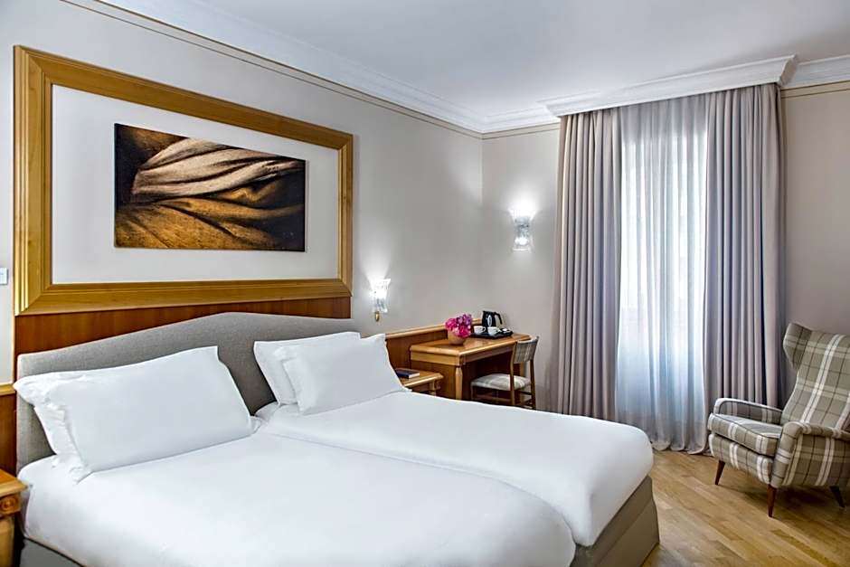 Renaissance Naples Hotel Mediterraneo