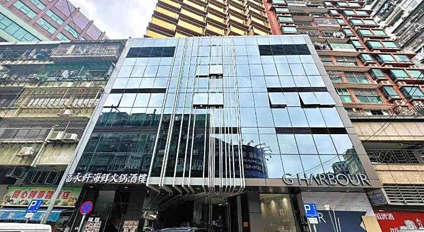Grand Harbour Hotel
