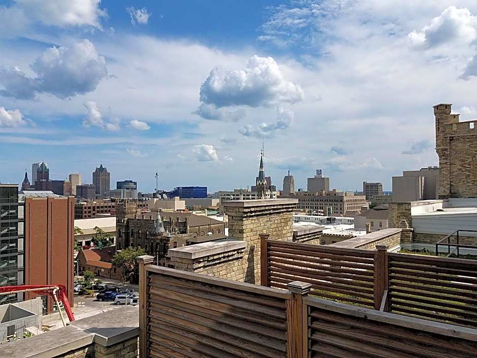 Brewhouse Inn and Suites