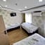 The Lola Hotel