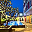 Front One Hotel Purwodadi