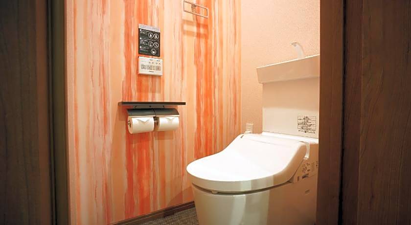 WIRES HOTEL James zaka