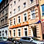 Six Inn Hotel