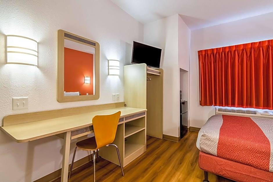 Motel 6-Fort Mill, SC - Charlotte