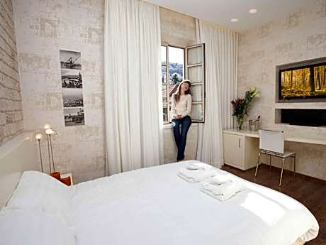 Standard Room - Traditional decor