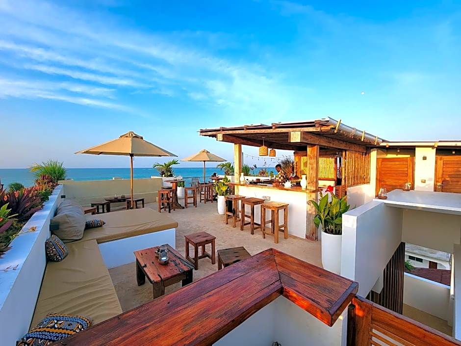 Aluna Beach Apartments