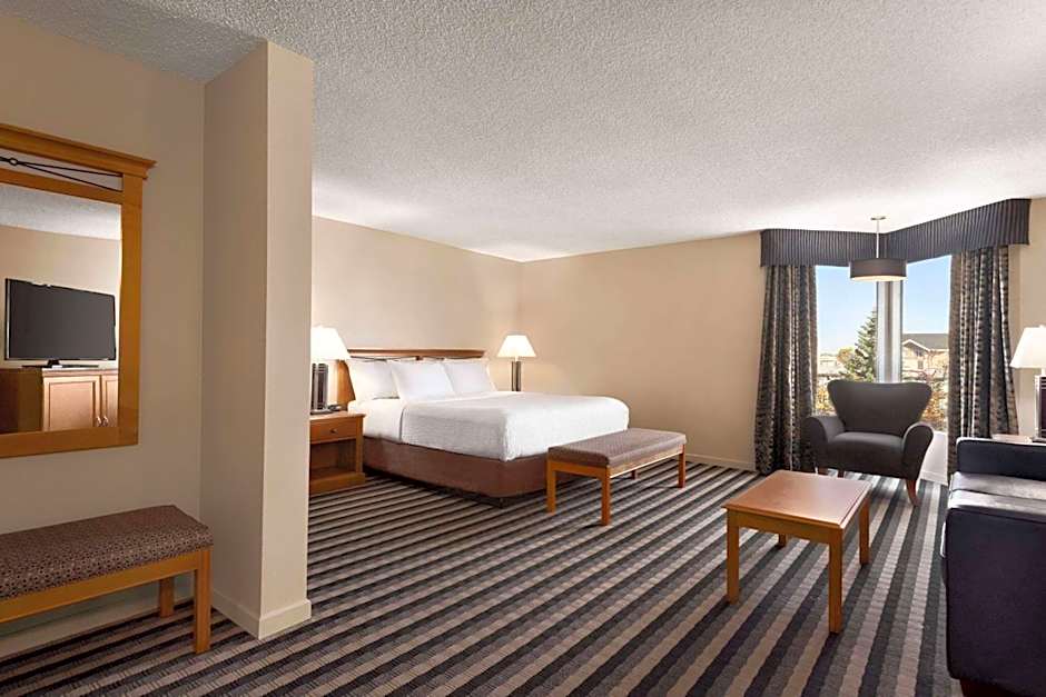 Royal Hotel West Edmonton, Trademark Collection by Wyndham