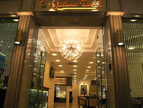 De Galleria Hotel