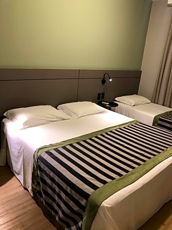 Deluxe Triple Room (1 Double Bed + 1 Single Bed)