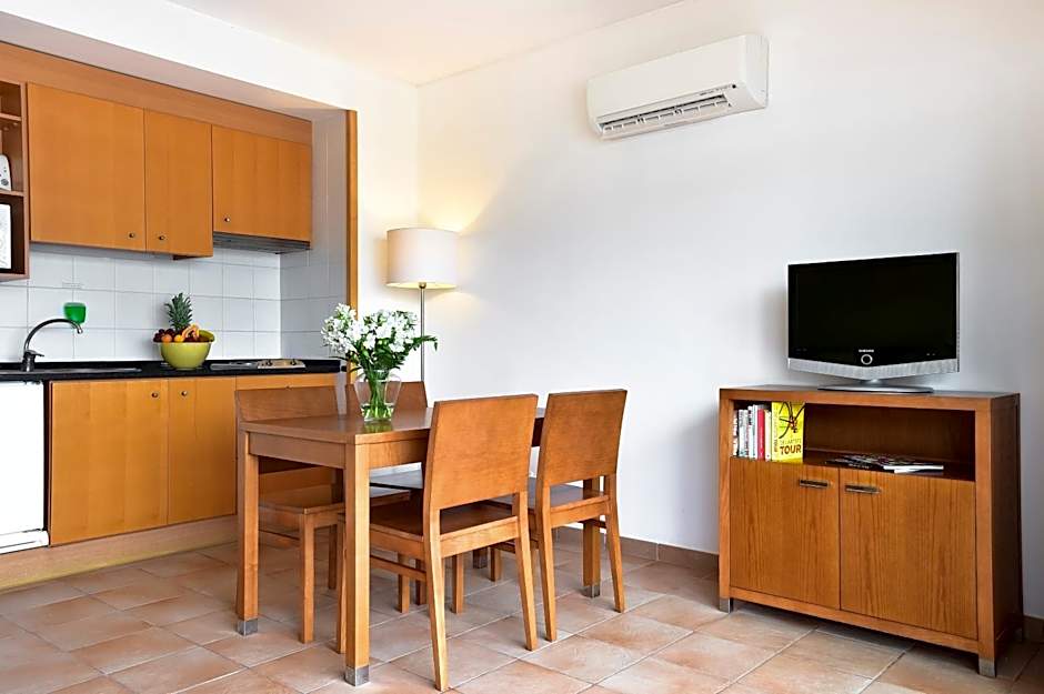 Aqualuz Lagos by The Editory