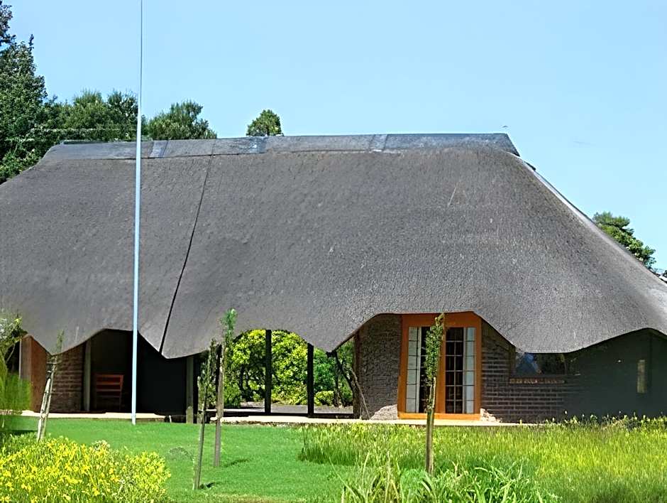 African Flair Country Lodge