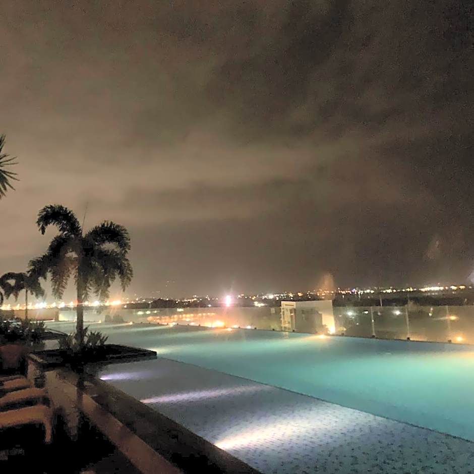 Mactan Newtown 8 boulevard Deluxe