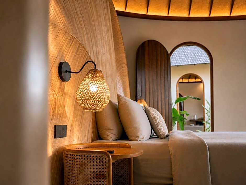 Kini Resort - Luxury Beachfront Bamboo Resort