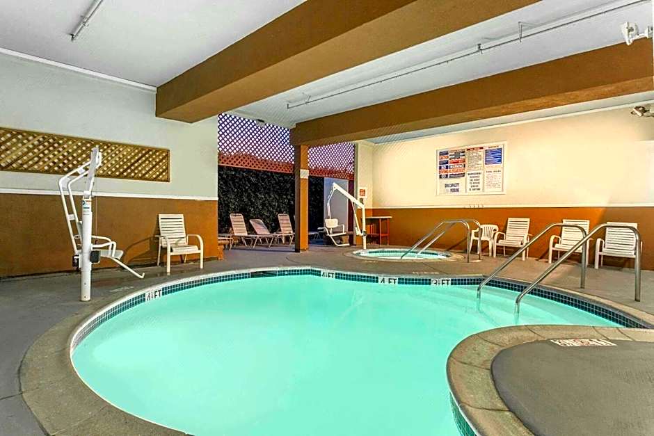 Capri Suites Anaheim