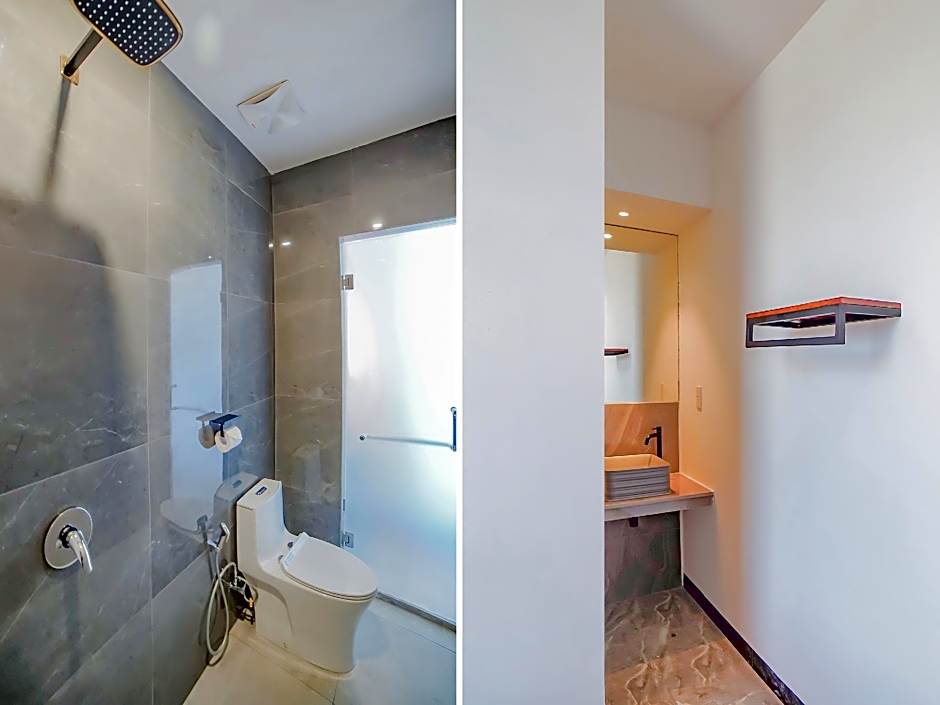 OYO 90447 Kardopa Hotel Megapark