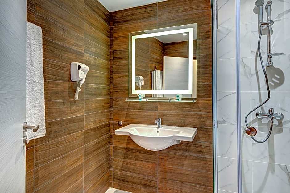 Panorama Blue Family Hotel and Free parking