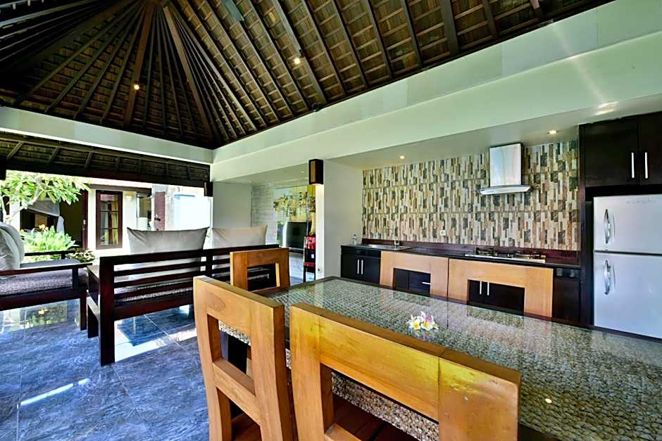 The Khayangan Dreams Villa Umalas