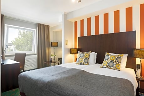 Classic Queen Room