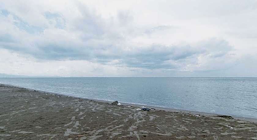 RedDoorz @ Tondaligan Beach Hotel