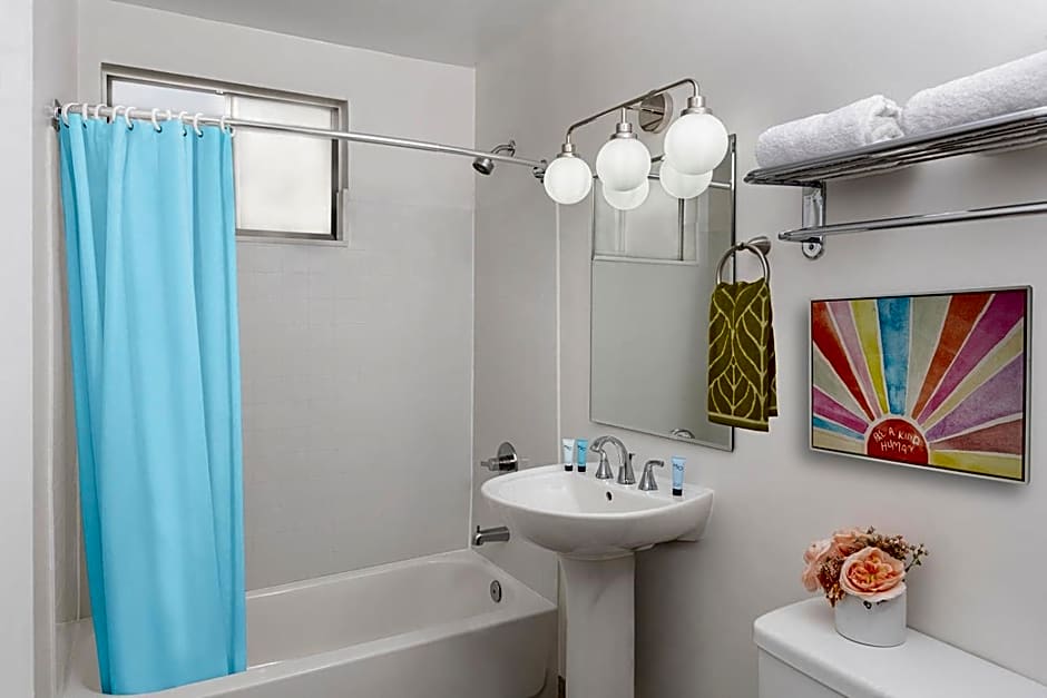 The Sojourn Los Angeles - Sherman Oaks