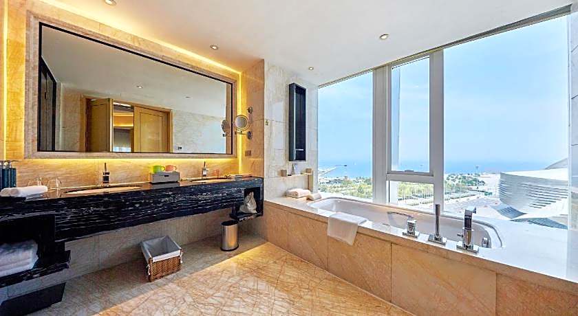 Hilton Dalian