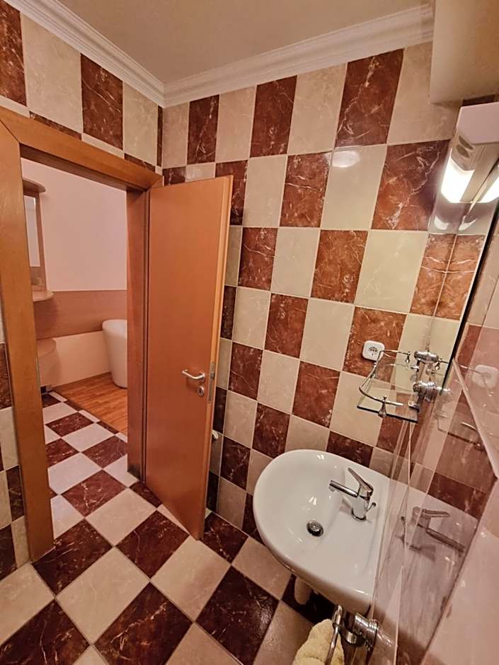 Zöldsziget Menedék, Rendezvény-és pihenőház