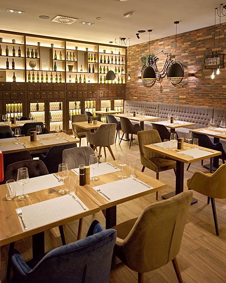 Chop Old House Hotel