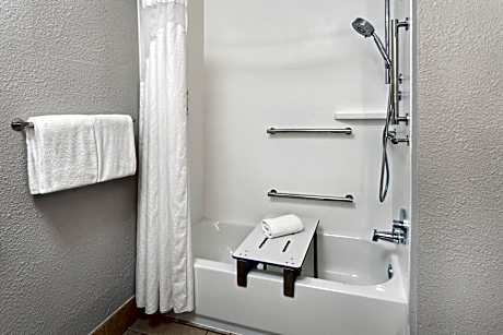 1 King Standard Communications Accessible Tub