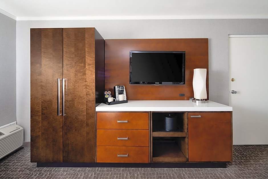 Holiday Inn Long Beach - Airport By IHG