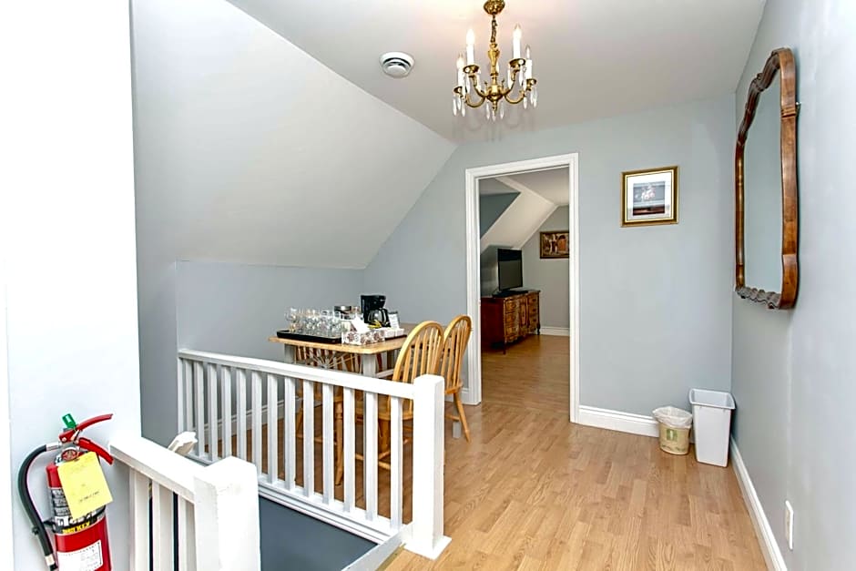 Redwood Bed and Breakfast