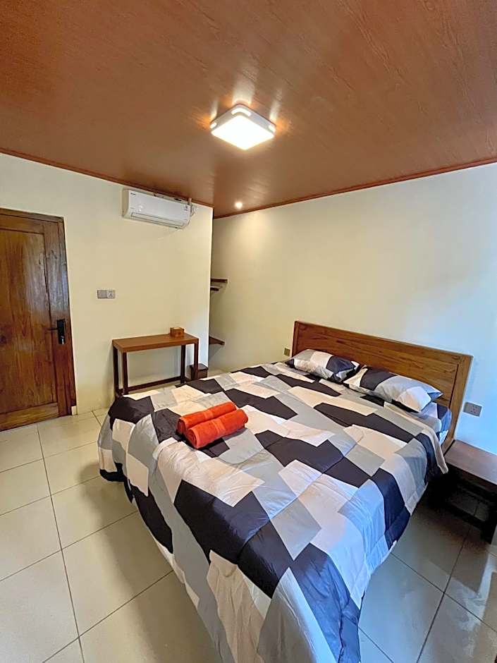 Sleepy Raccoon Hostel