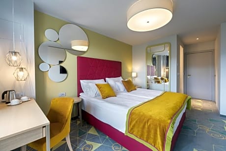 Special Offer - Standard Double or Twin Room - Lakeside with Easter Package