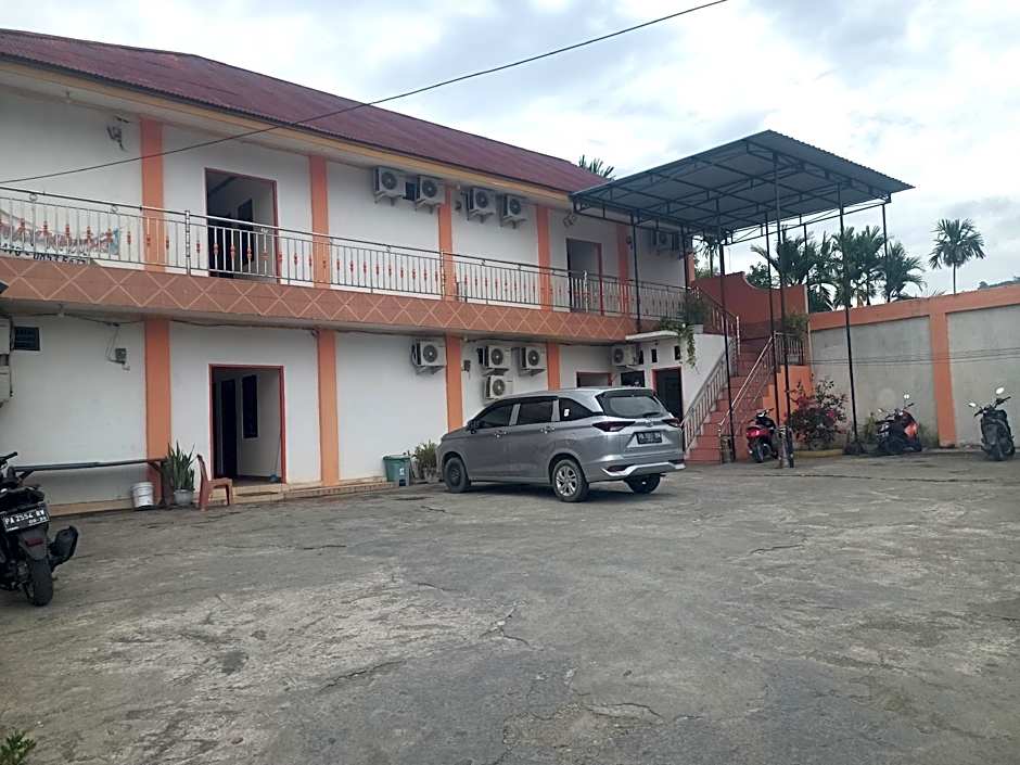 OYO 93332 Kharis Home Stay