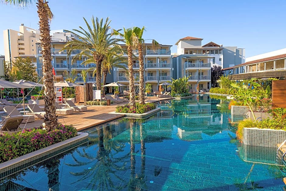 Lara Barut Collection - Ultra All Inclusive